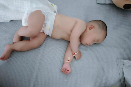 岑溪宝宝积食发烧怎么处理